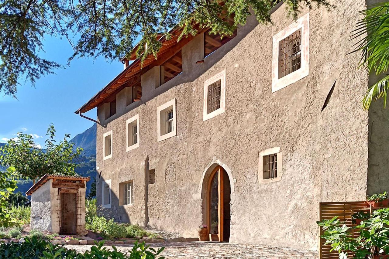 St. Vigilius Modern Historic Apartments Наллес Екстер'єр фото
